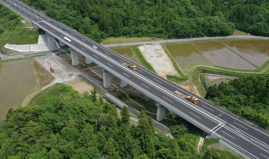 常磐自動車道　白岩川橋(鋼上部工)工事（他３橋）