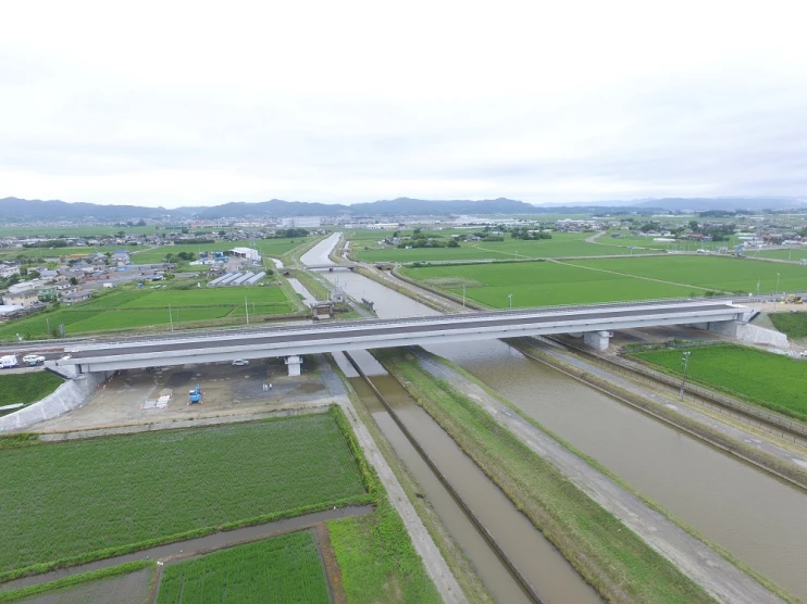 	常磐自動車道　鐙川橋(鋼上部工)工事（他２橋）
